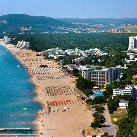 Хотел мура Албена