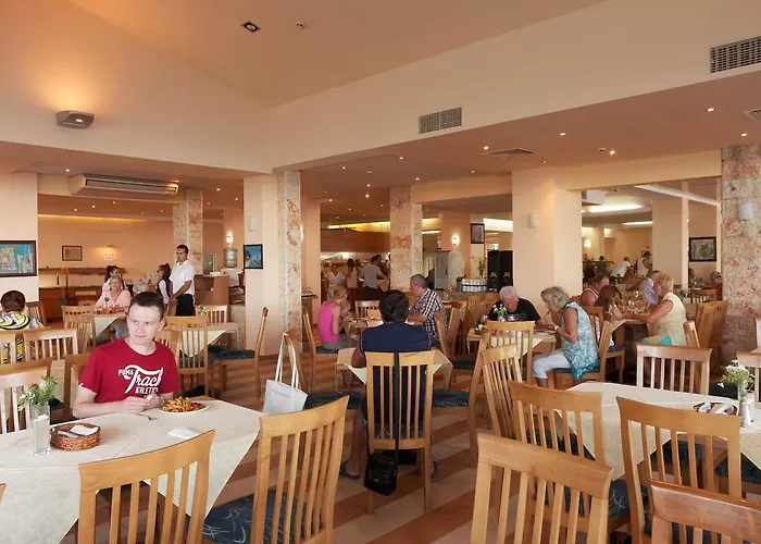 Хотел мура 4*