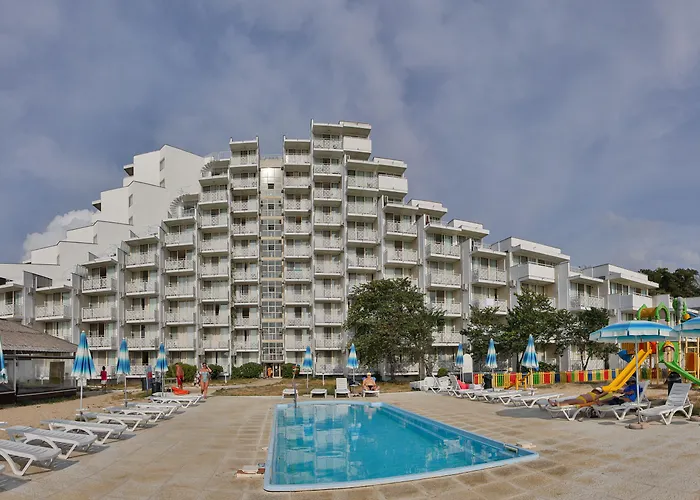 Хотел мура 4*