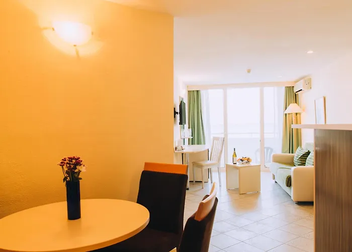 Хотел мура 4*